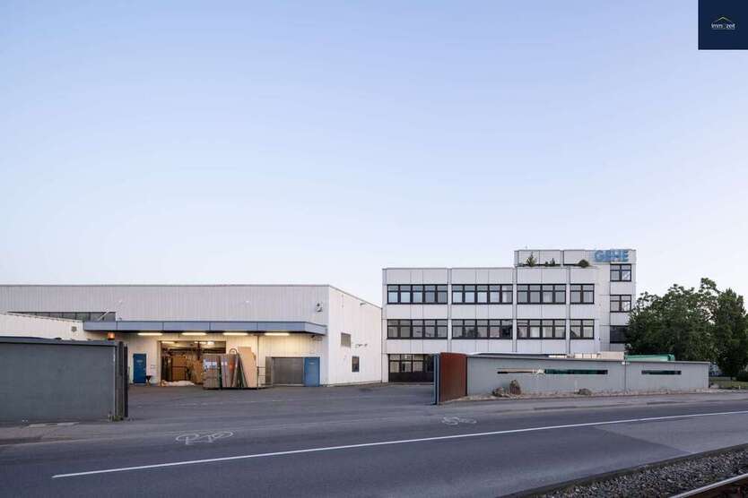 Halle in Stuttgart 11.344 € 1418 m²