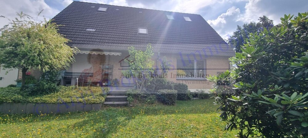 33330 Gütersloh: Großes Haus für 1-2 FamilienGenerationen - provisionsfrei für Käufer - Zweifamilienhaus Gütersloh | Angebot:18157426