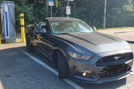 Ford Mustang 128.000 km 25.890 &euro; Moorenweis 82272