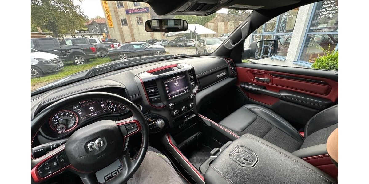 Dodge RAM 1500 5,7 HEMI REBEL ÜBERROLLBÜGEL ROLLO 94.000 km 37.999 € Rudolstadt 07407