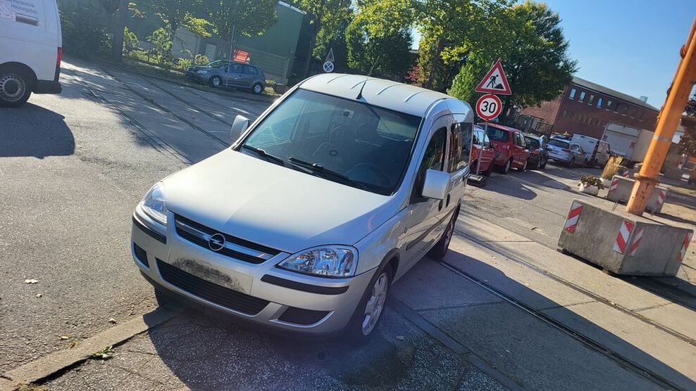 Opel Combo 199.756 km 2.240 € Hamburg 20539