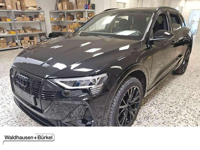 Audi e-tron 41.402 km 39.950 € Mönchengladbach 41063