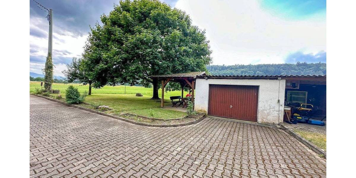 RESERVIERT-Großzügiges Baugrundstück mit Wiesengrundstücken & Wohnhaus in idylischer Lage von Sexau zimmer