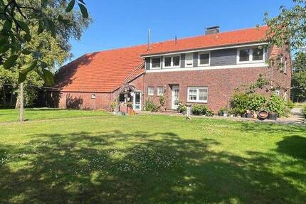 Landhaus mit 2 Wohnungen, Scheune und 2 Schuppen! 7 zimmer