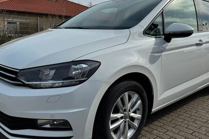 VW Touran 63.600 km 18.995 &euro; Kirchhain 35274