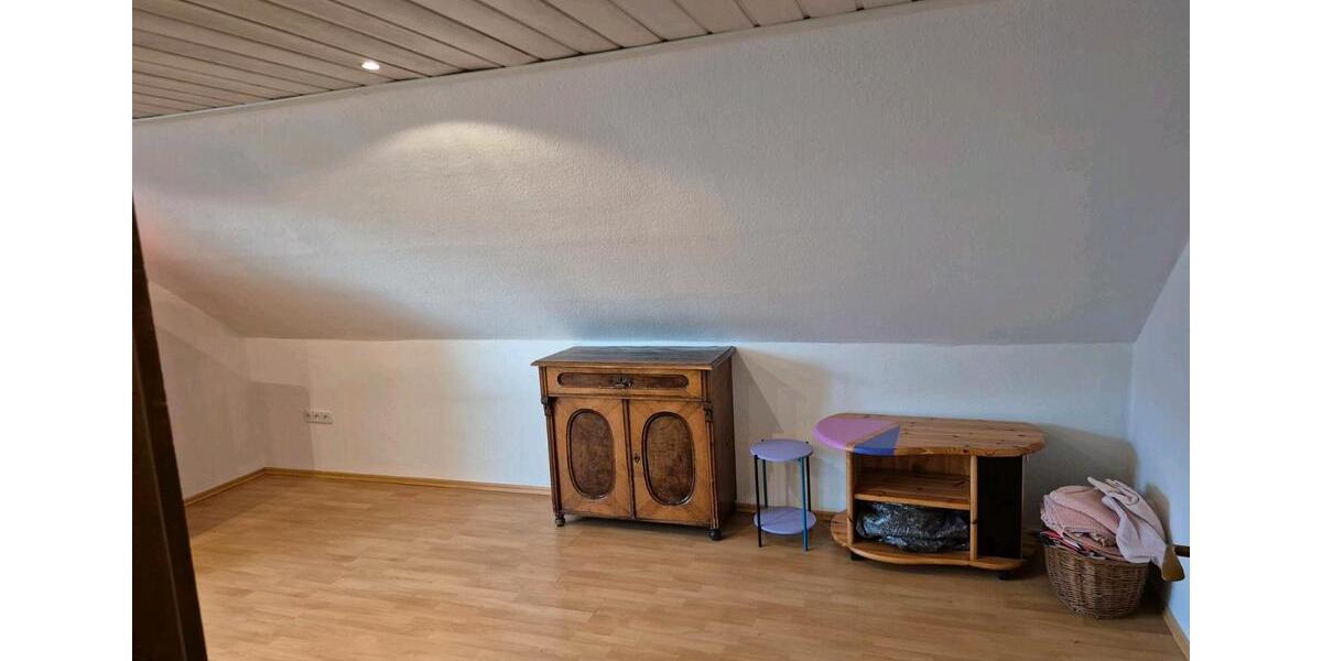 Dachgeschoßwohnung Grafschaft - 3 Zimmer, 75 m&sup2;, 950&euro; | Angebot:25393204