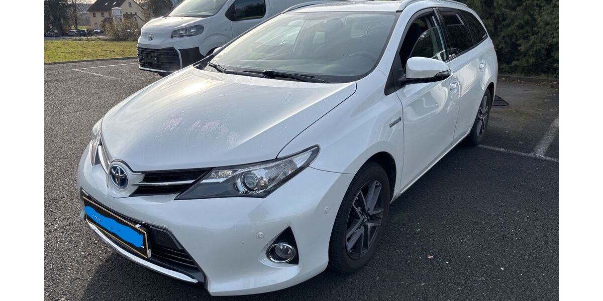 Toyota Auris 266.111 km 8.000 &euro; München 81243