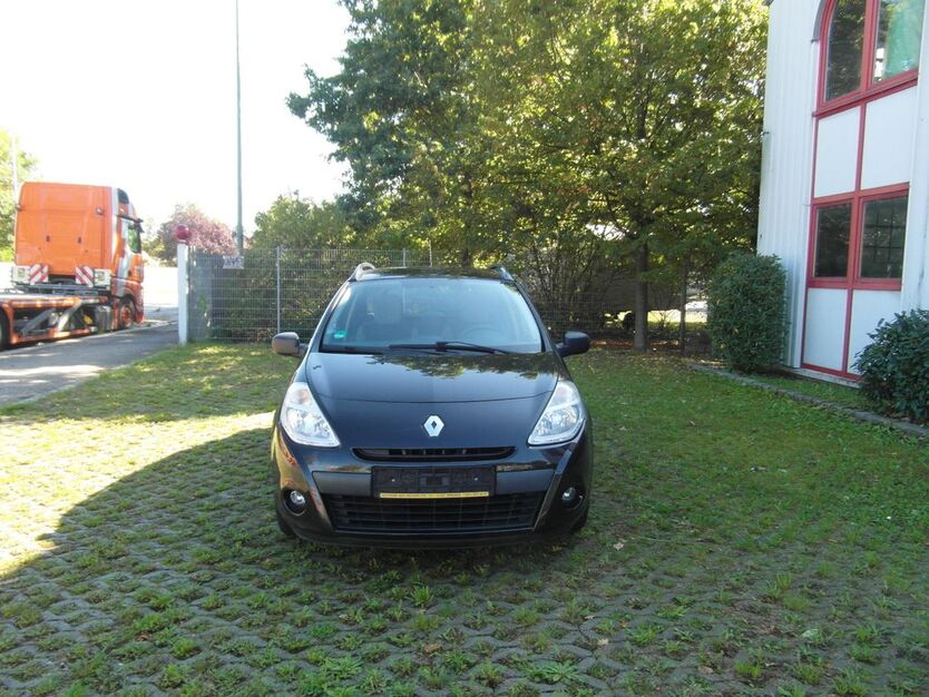 Renault Clio 156.113 km 2.899 € Dresden 01237