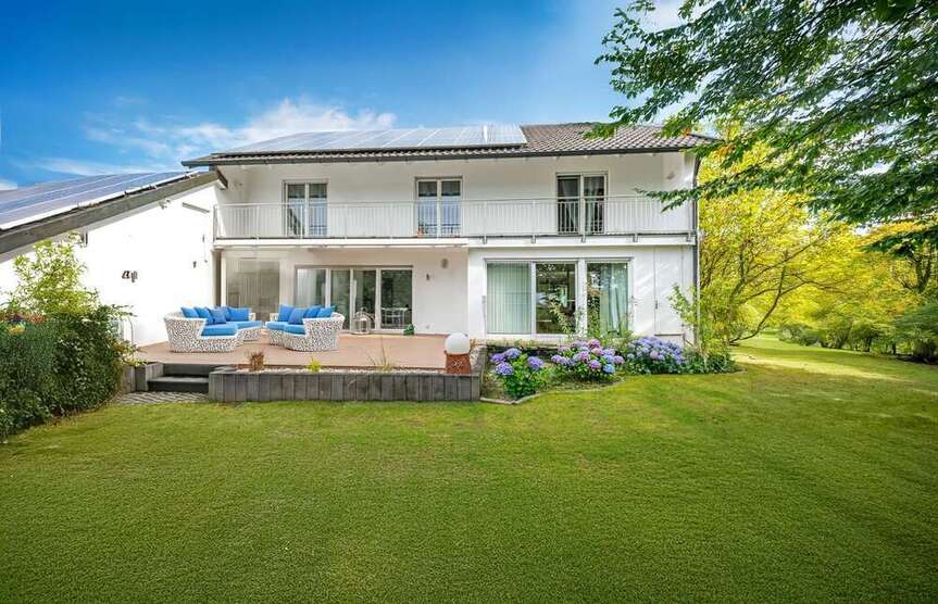 Haus zum Kaufen in Zorneding 1.390.000 € 241 m²