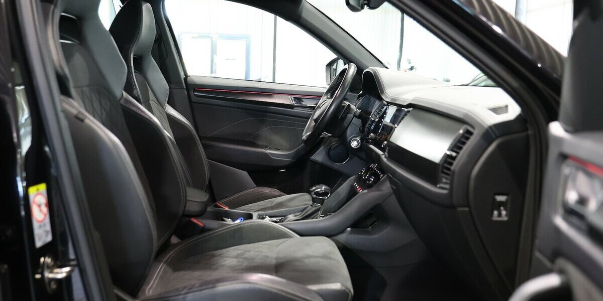 Skoda Kodiaq 1.5 TSI DSG SPORTLINE BLACK-PLUS PANORAMA 144.000 km 27.991 &euro; Hamm 59077