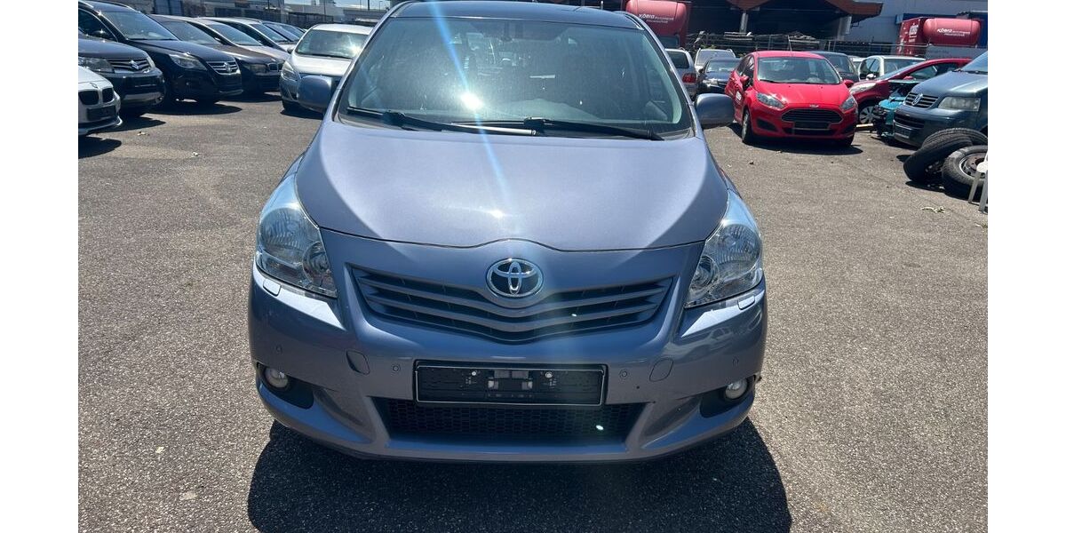 Toyota Verso 146.000 km 7.500 &euro; Hockenheim 68766