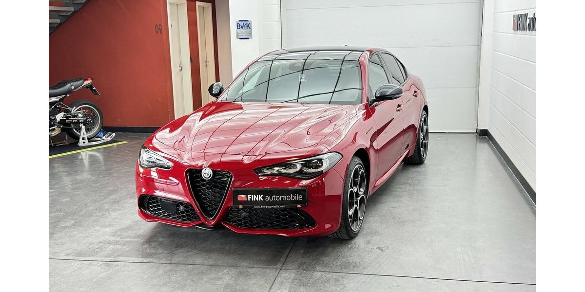 Alfa Romeo Giulia 2.0 Competizione Q4 Turbo Panoramadach 14.303 km 38.460 &euro; Lich 35423