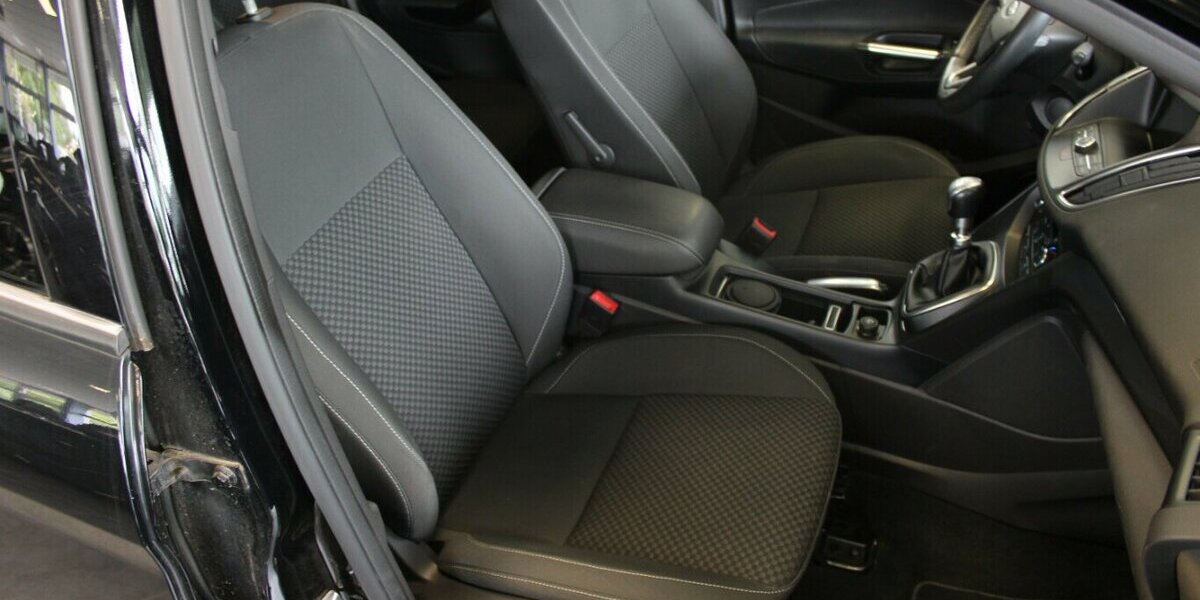 Ford C-Max 1.0 EcoBoost Sport 53.054 km 12.980 &euro; Euskirchen 53881