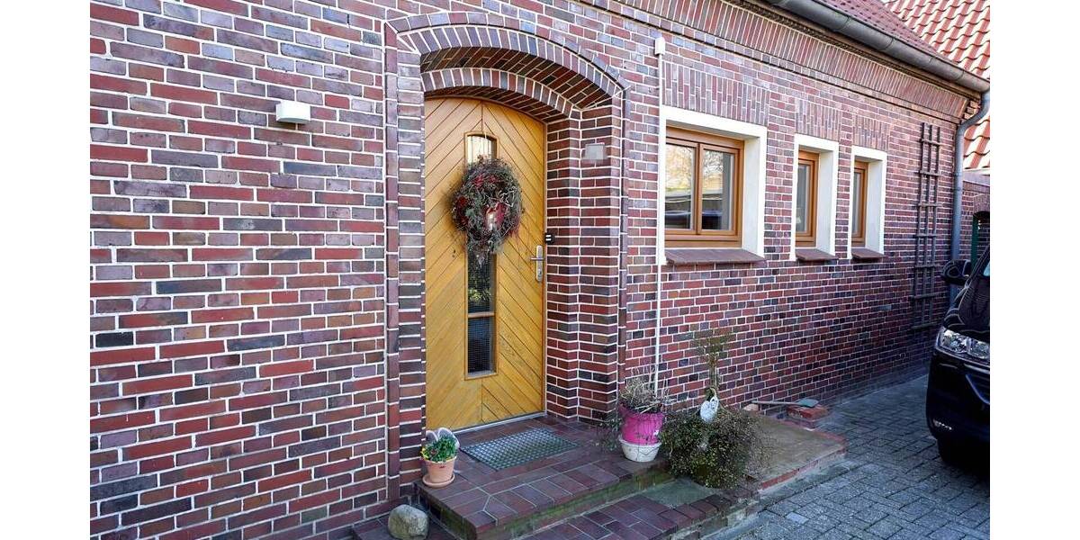 Großzügiges Wohnhaus-Grundstück mit Bebauungsmöglichkeit 8 zimmer