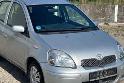 Toyota Yaris 98.000 km 3.000 &euro; Flensburg 24941