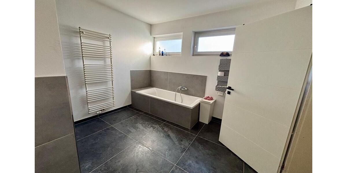 Bungalow Hohenstein - 8 Zimmer, 368 m&sup2;, 2.500&euro; | Angebot:25839146