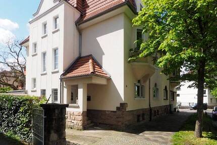 Drei Zimmer Wohnung mit Altbaucharme am Rotenbühl!
