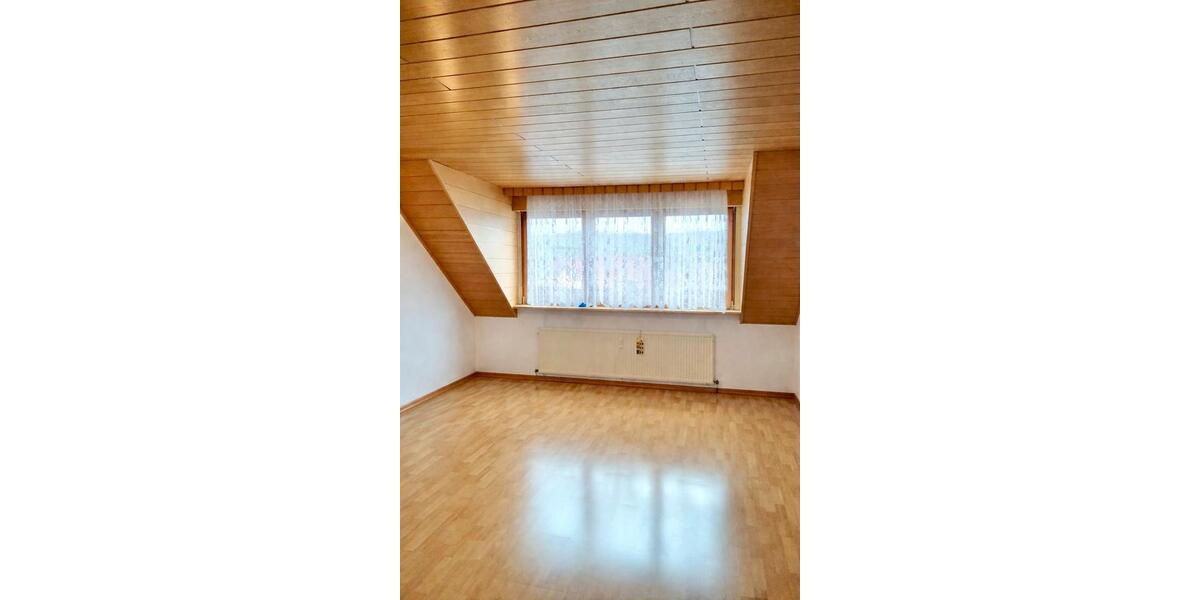 Dachgeschoßwohnung Ubstadt-Weiher Weiher - 3 Zimmer, 64 m&sup2;, 175.000&euro; | Angebot:26153405