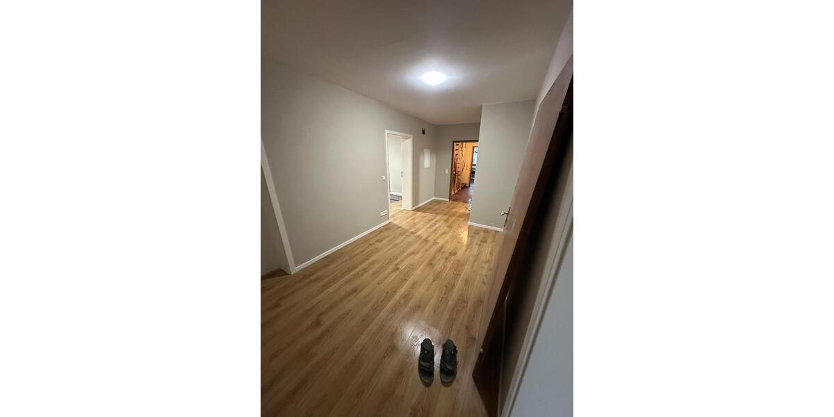 5 Zimmer Wohnung am Rothsee mit großem Grundstück 5 zimmer