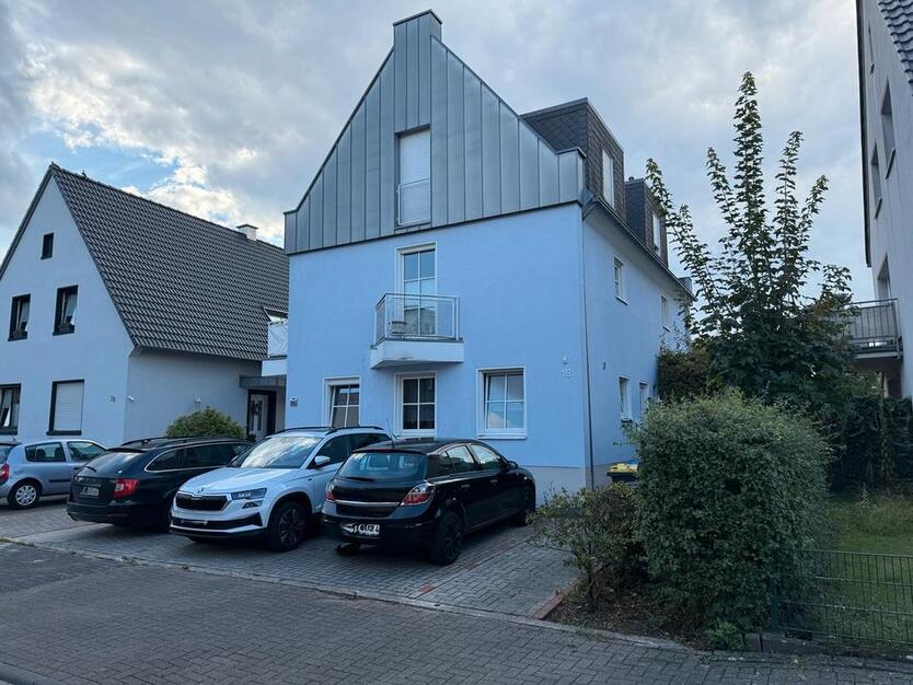 Geräumiges, preiswertes und gepflegtes 9-Zimmer-Mehrfamilienhaus