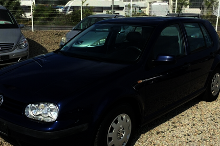 VW Golf 4 Türig,Tüv 01/28! 220.000 km 1.500 &euro; Himmelkron 95502