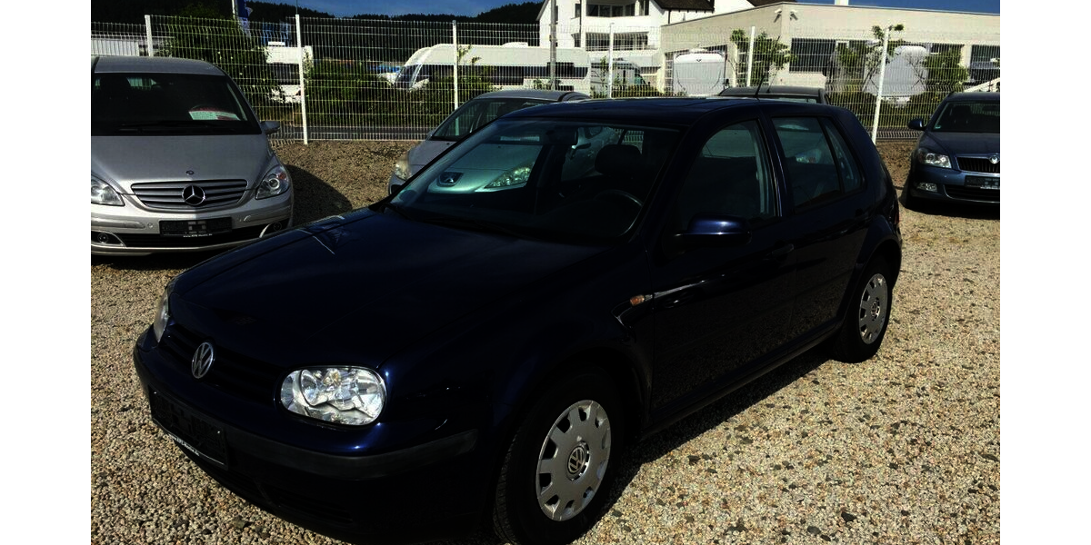 VW Golf 4 Türig,Tüv 01/28! 220.000 km 1.500 &euro; Himmelkron 95502