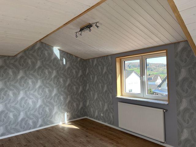 Dachgeschoßwohnung Kalbach - 3 Zimmer, 76 m&sup2;, 720&euro; | Angebot:26397944