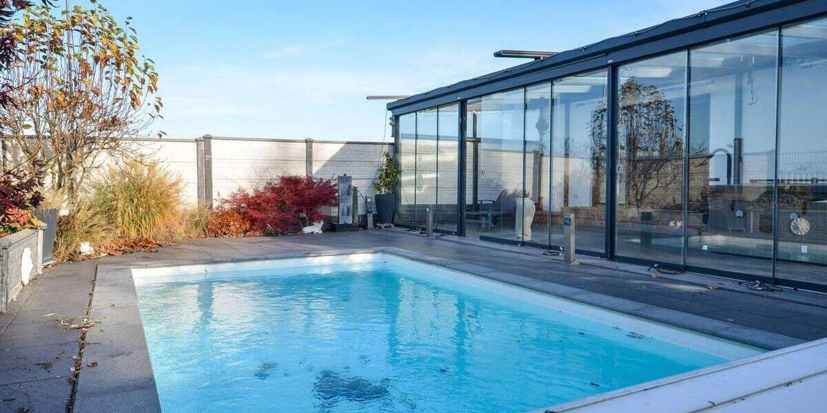 Neubaucharakter trifft Wohlfühloase: Hochwertig ausgestattetes Einfamilienhaus mit Außenpool! 6 zimmer