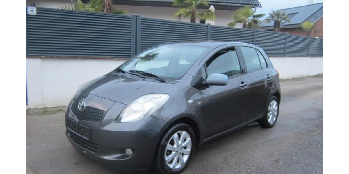 Toyota Yaris 251.000 km 1.990 &euro; Öhringen-Cappel 74613