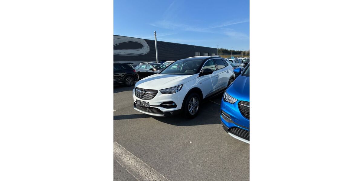 Opel Grandland (X) 90.000 km 13.485 &euro; Nürnberg 90478
