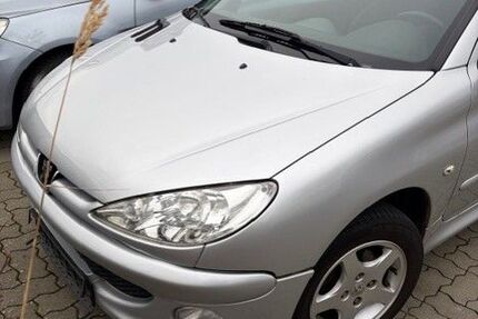 Peugeot 206 137.000 km 1.999 &euro; Ahrensburg 22926