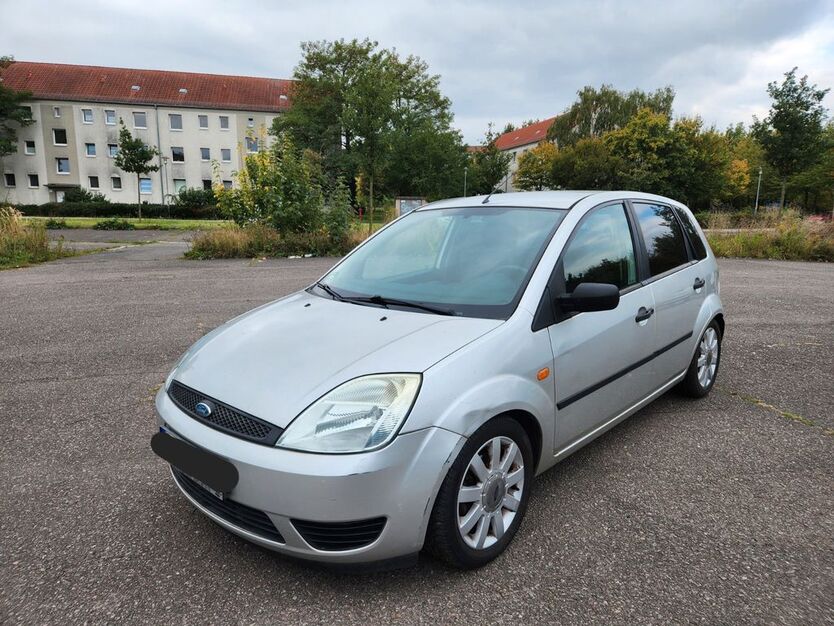 Ford Fiesta 98.000 km 2.200 € Leipzig 04109