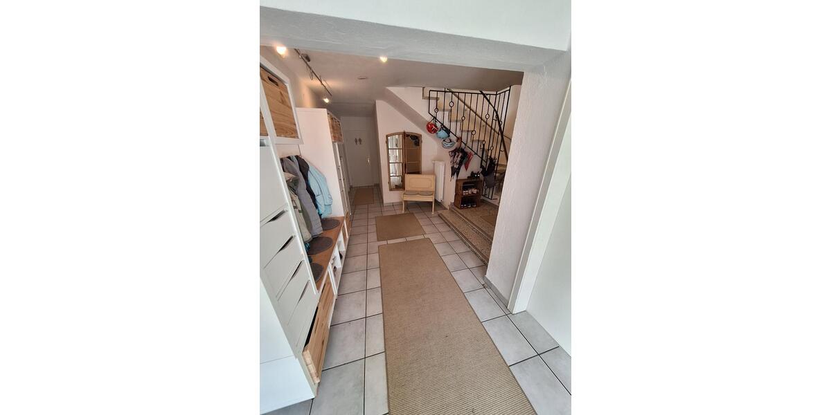 Einfamilienhaus Hennef (Sieg) - 9 Zimmer, 236 m&sup2;, 2.450&euro; | Angebot:26148472