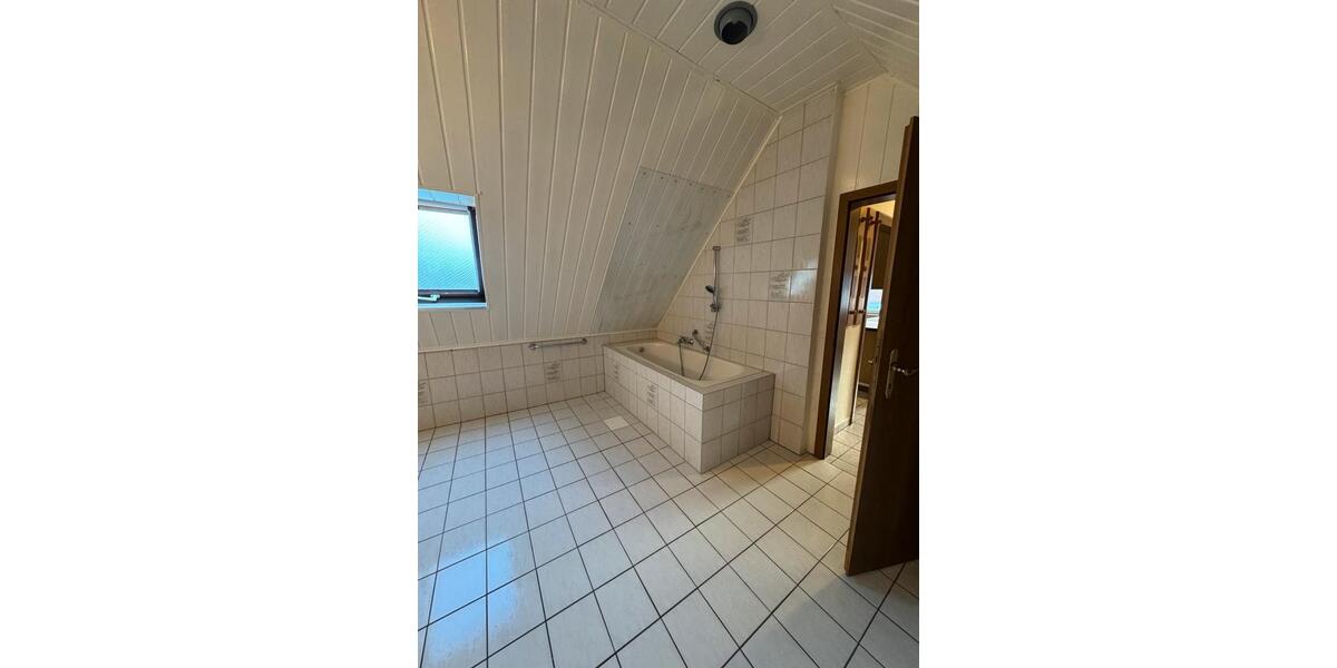 Dachgeschoßwohnung Garrel - 2 Zimmer, 80 m&sup2;, 1.000&euro; | Angebot:26401441