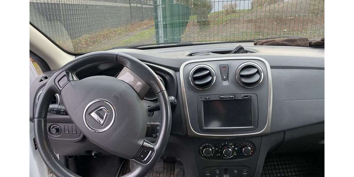 Dacia Logan 129.000 km 4.700 &euro; Dittweiler 66903