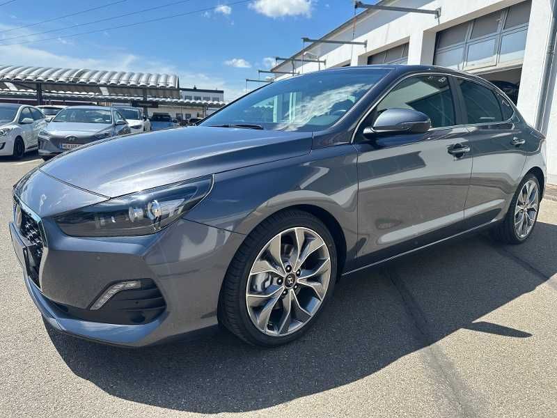 i30