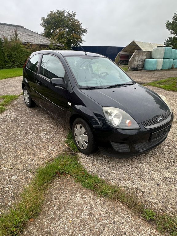 Ford Fiesta 217.770 km 1.800 € Dänischenhagen 24229