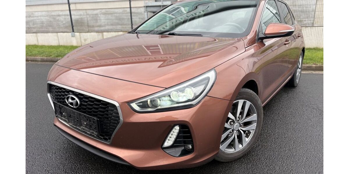 Hyundai i30 81.900 km 8.990 &euro; Niestetal 34266