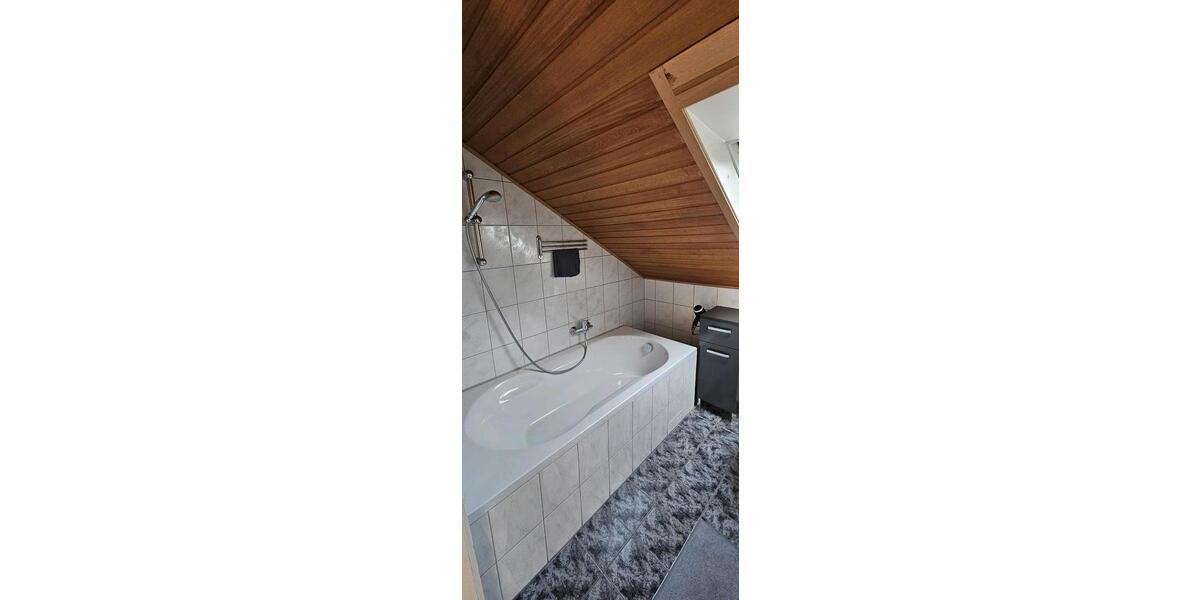 Dachgeschoßwohnung Ulm Donautal - 20 Zimmer, 40 m&sup2;, 720&euro; | Angebot:25422663