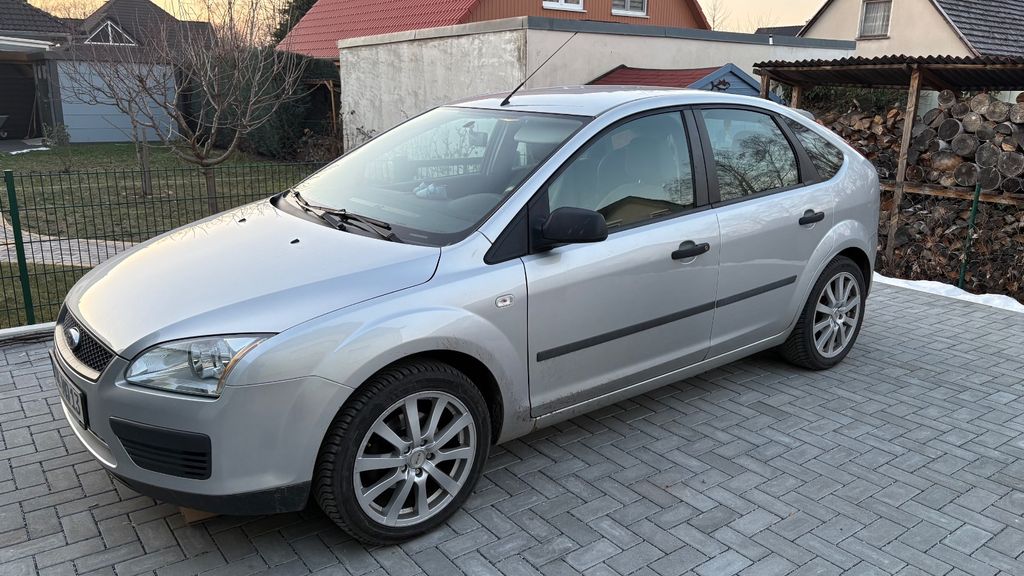 Ford Focus 177.000 km 2.500 &euro; Cottbus 03046