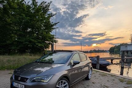 Seat Leon 94.755 km 12.900 &euro; Berlin 12527
