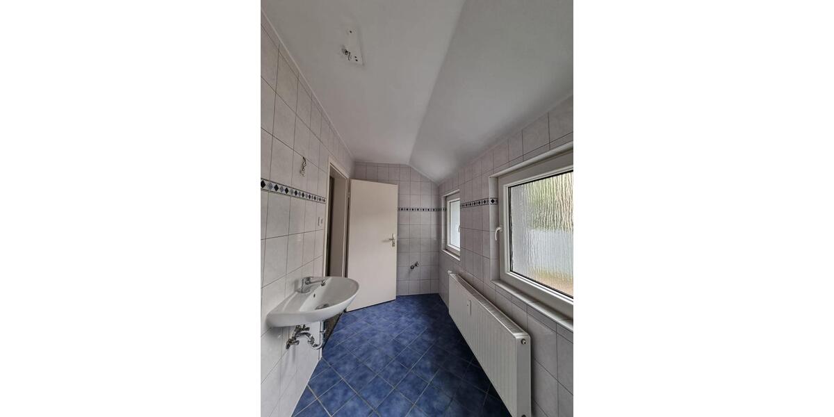 Familienfreundliches, geräumiges 4-Zimmer-Einfamilienhaus mit moderner Ausstattung in ruhiger Lage 4 zimmer