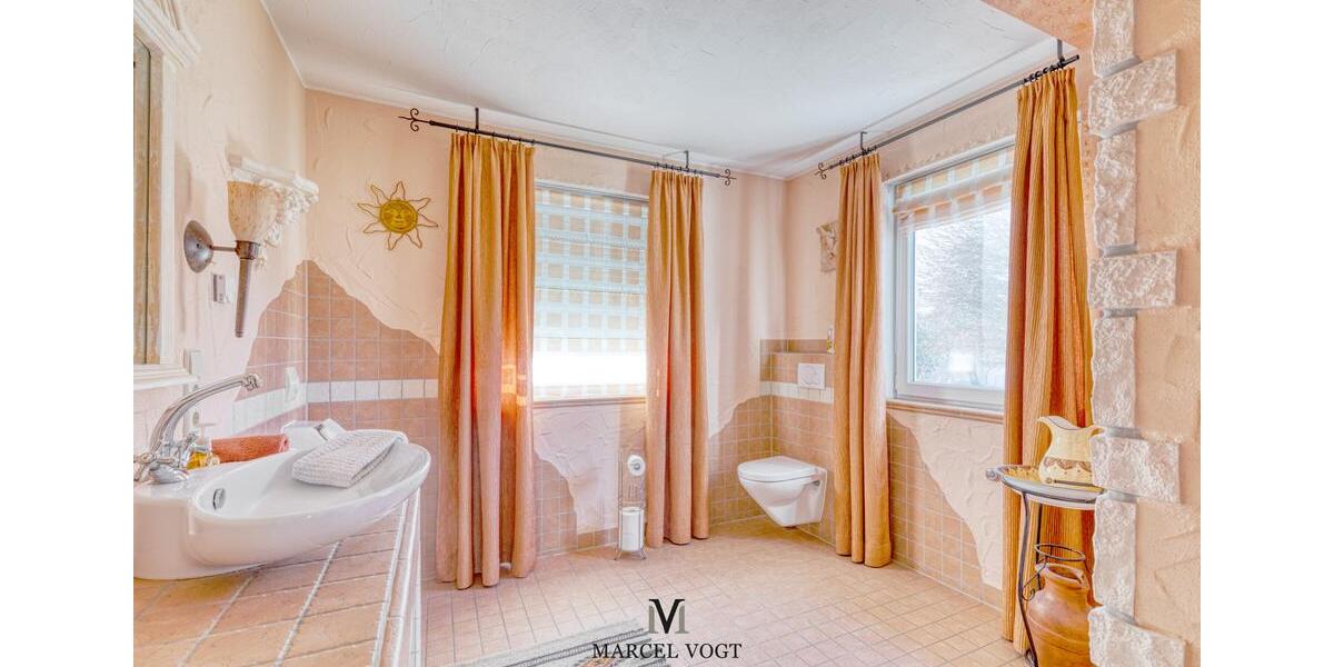 Großes Familienhaus mit Premium-Ausstattung und Vermietungsoption 8.5 zimmer