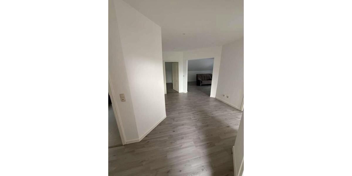 Etagenwohnung Hückelhoven - 4 Zimmer, 90 m&sup2;, 1.400&euro; | Angebot:26005022