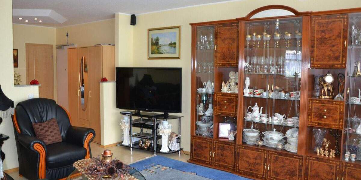 Etagenwohnung Düsseldorf Unterrath - 4 Zimmer, 99 m&sup2;, 1.450&euro; | Angebot:25970683