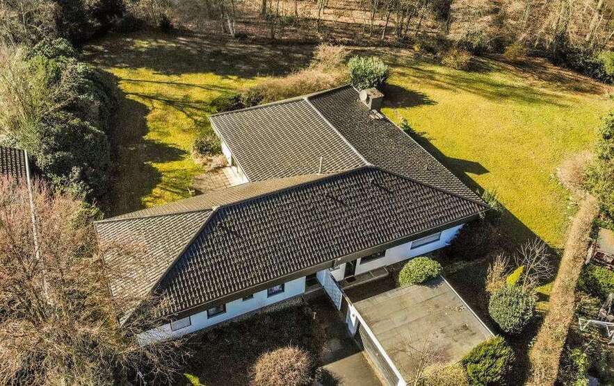 Haus zum Kaufen in Leverkusen 1.100.000 € 250 m²