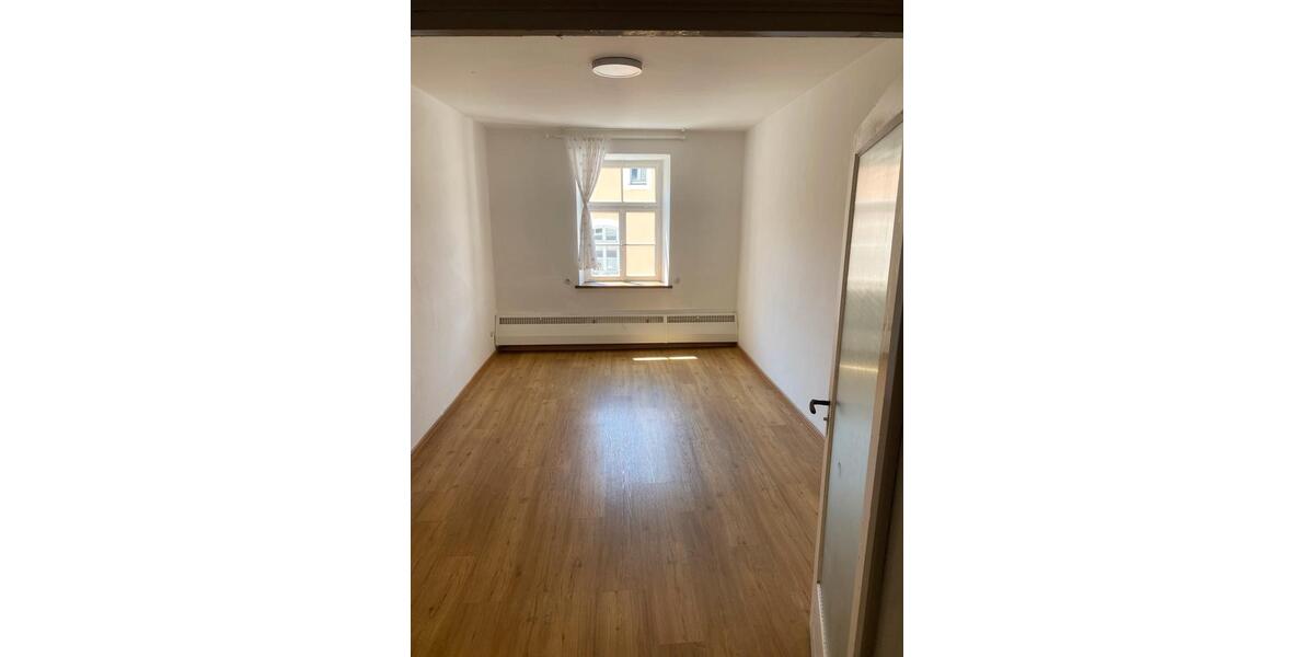Etagenwohnung Velden - 3 Zimmer, 107 m&sup2;, 1.090&euro; | Angebot:26606047