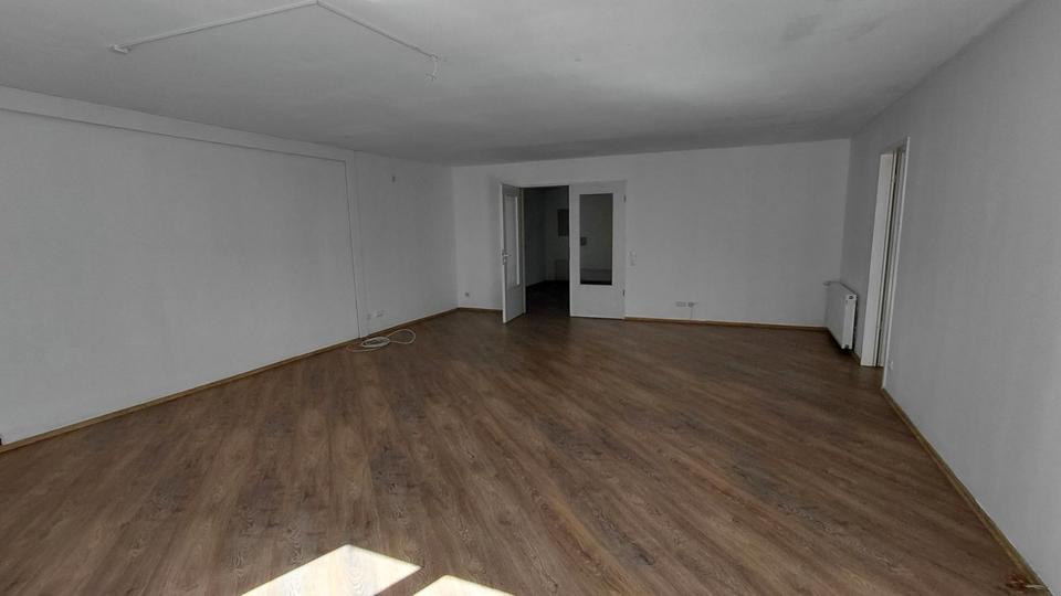 Etagenwohnung Hof Christiansreuth - 3 Zimmer, 147 m&sup2;, 810&euro; | Angebot:26506530