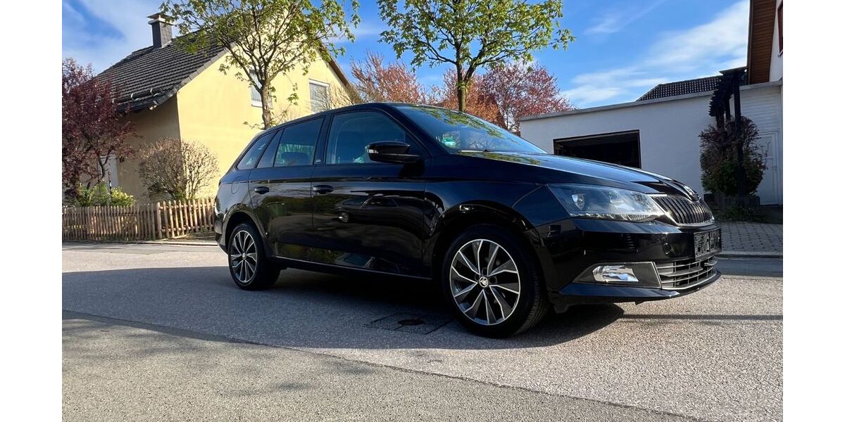 Skoda Fabia 134.830 km 7.999 &euro; Halver 58553