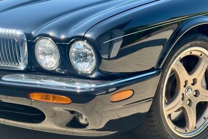 Jaguar Daimler 125.670 km 22.750 &euro; Löhne 32584